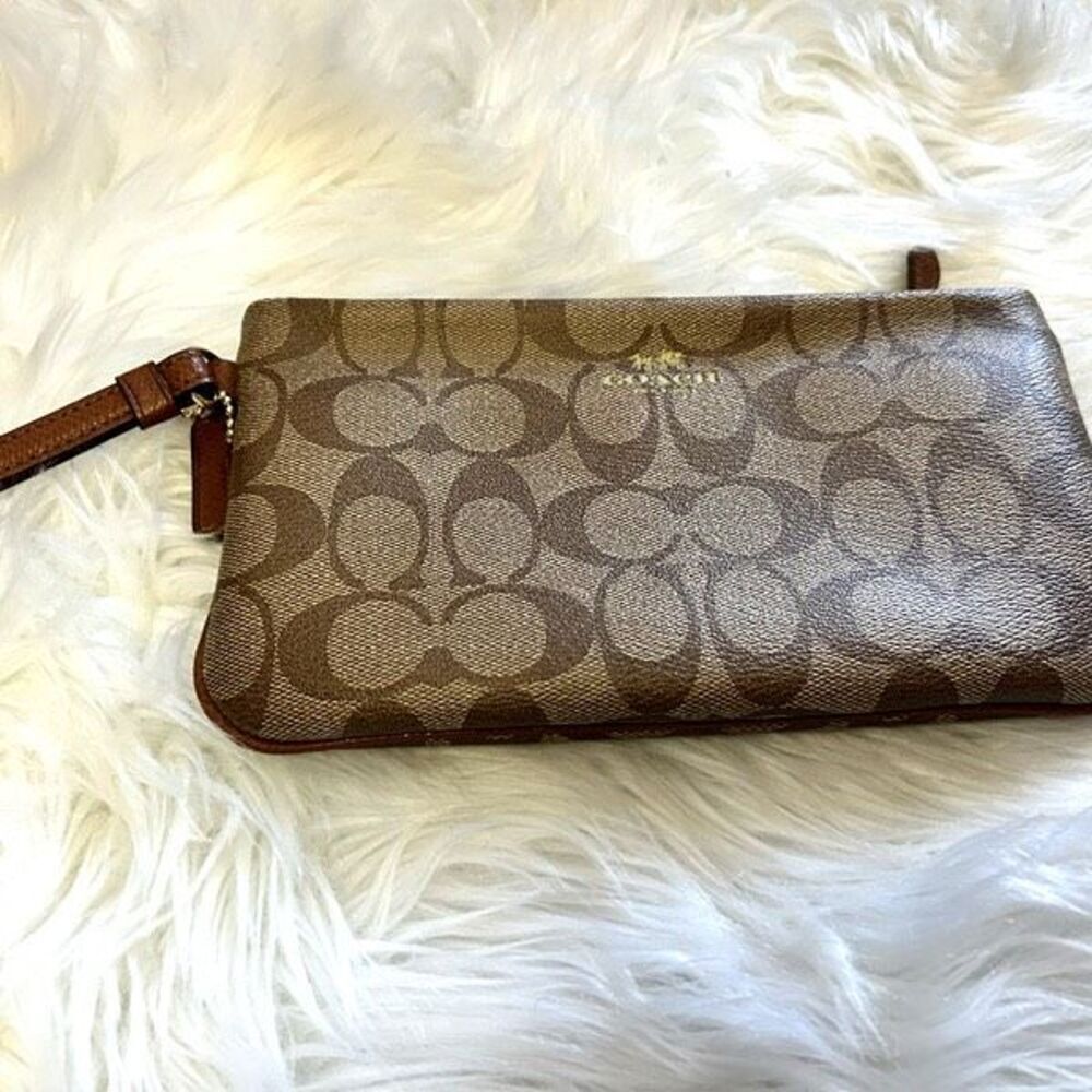 Coach Large Wristlet Clutch Top Zip Brown $125 signature C used